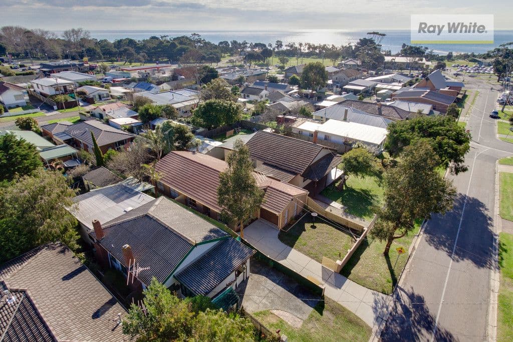 16 Sixth Avenue, ROSEBUD VIC 3939, Rosebud - Thumbnail 3