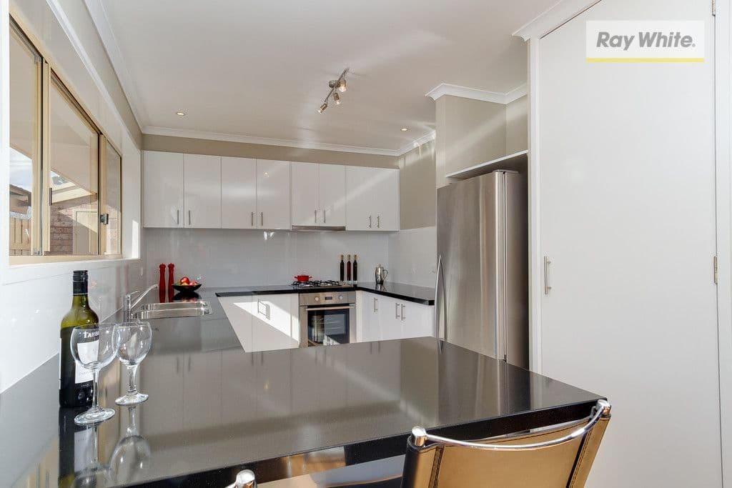 16 Sixth Avenue, ROSEBUD VIC 3939, Rosebud - Thumbnail 7