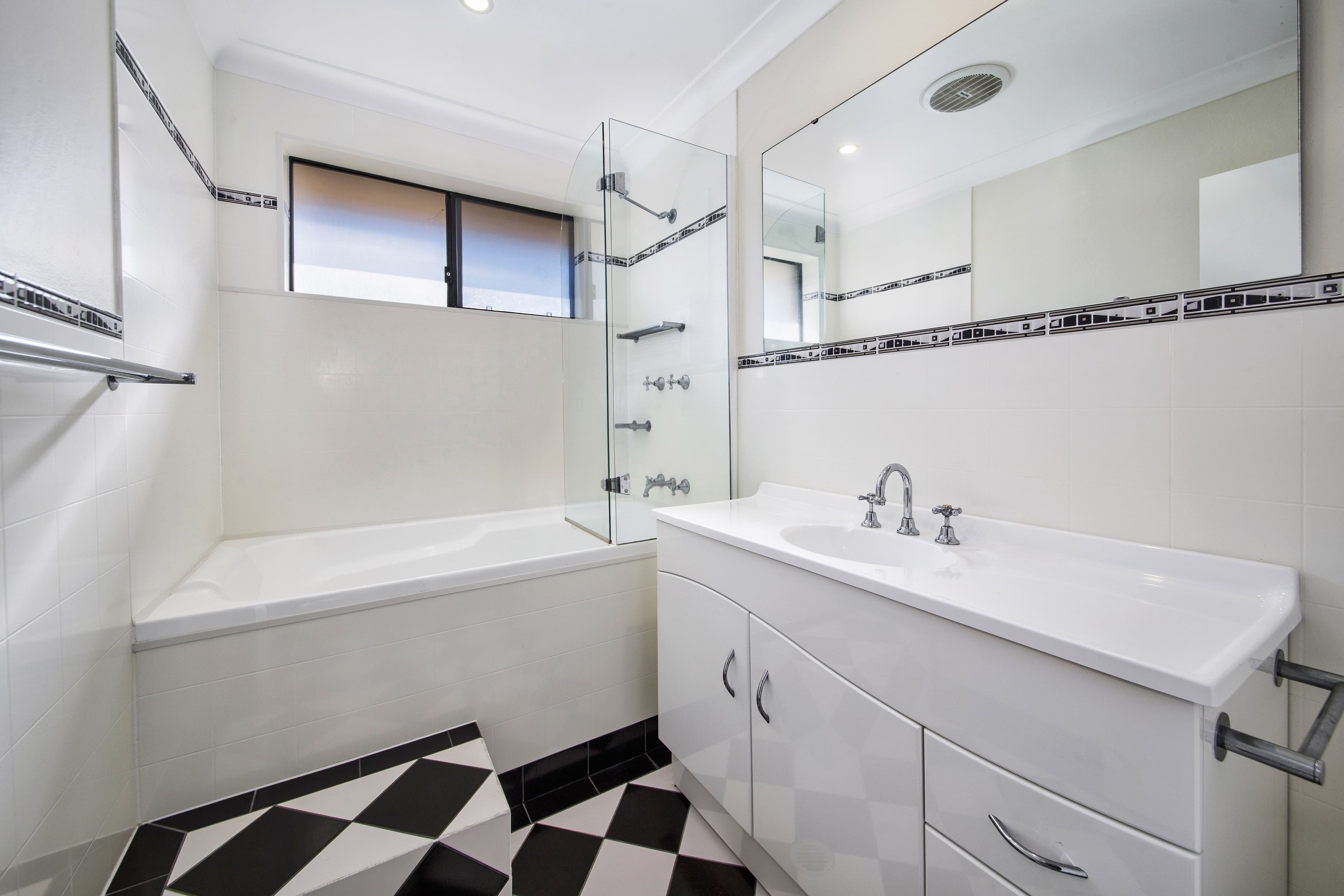 131 Oak Road, Kirrawee NSW 2232, Kirrawee - Thumbnail 5