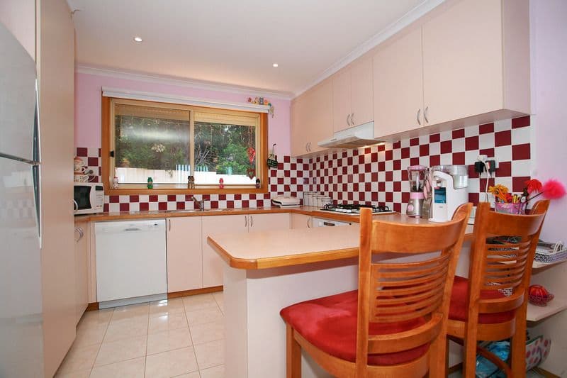 19 Temby Close, ENDEAVOUR HILLS VIC 3802, Endeavour Hills - Thumbnail 2