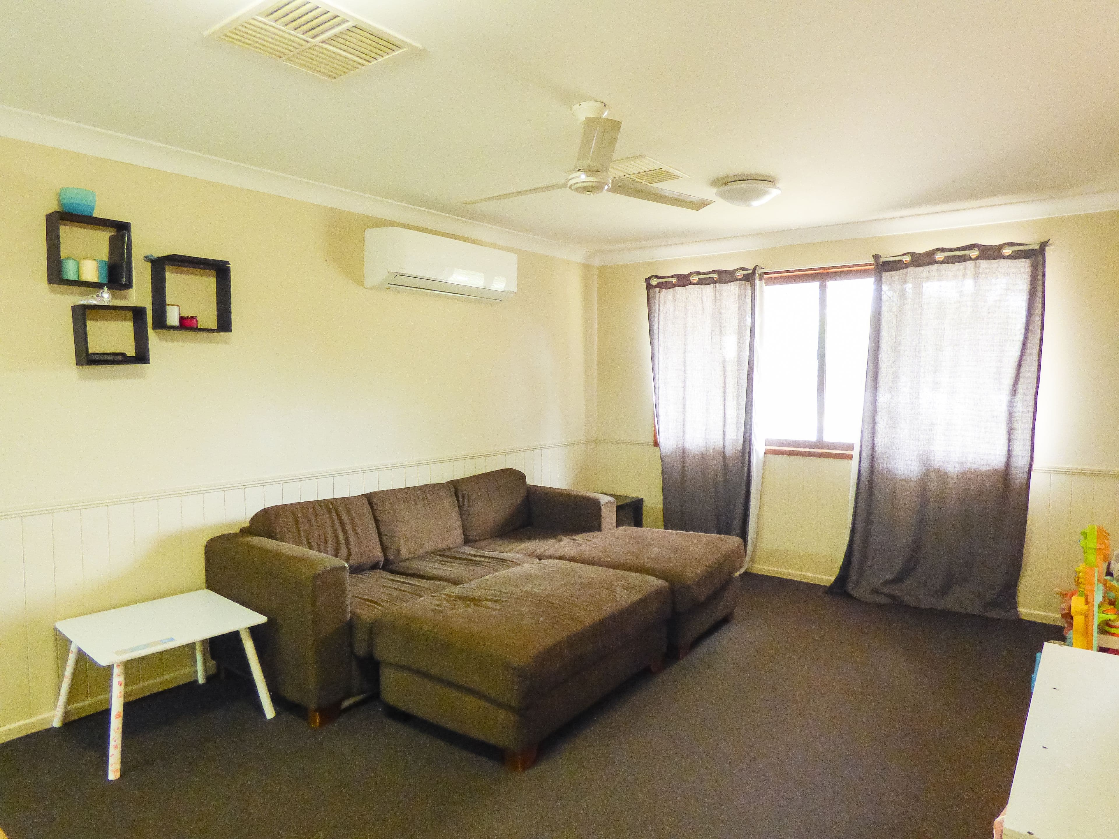 9 Alexander Avenue, Roma QLD 4455, Roma - Thumbnail 2