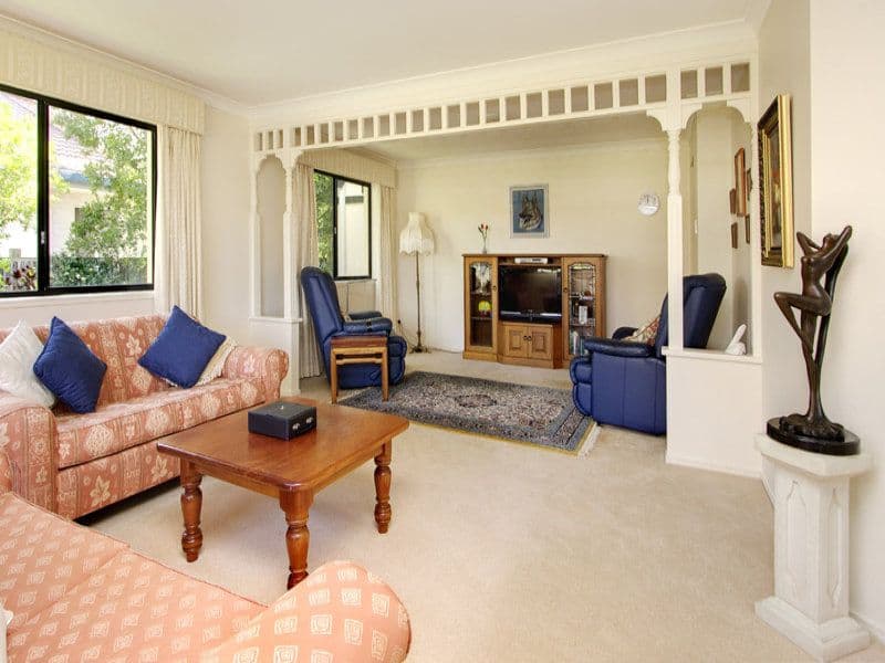 15 Abel Smith Crescent, MOUNT OMMANEY QLD 4074, Mount Ommaney - Thumbnail 3