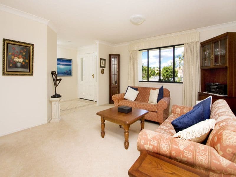 15 Abel Smith Crescent, MOUNT OMMANEY QLD 4074, Mount Ommaney - Thumbnail 4