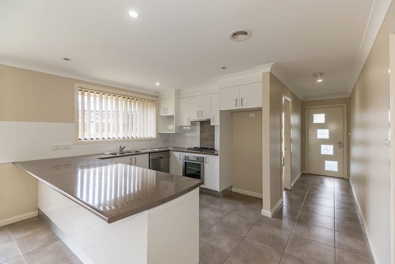 19 Onyx Place, Orange - Thumbnail 3
