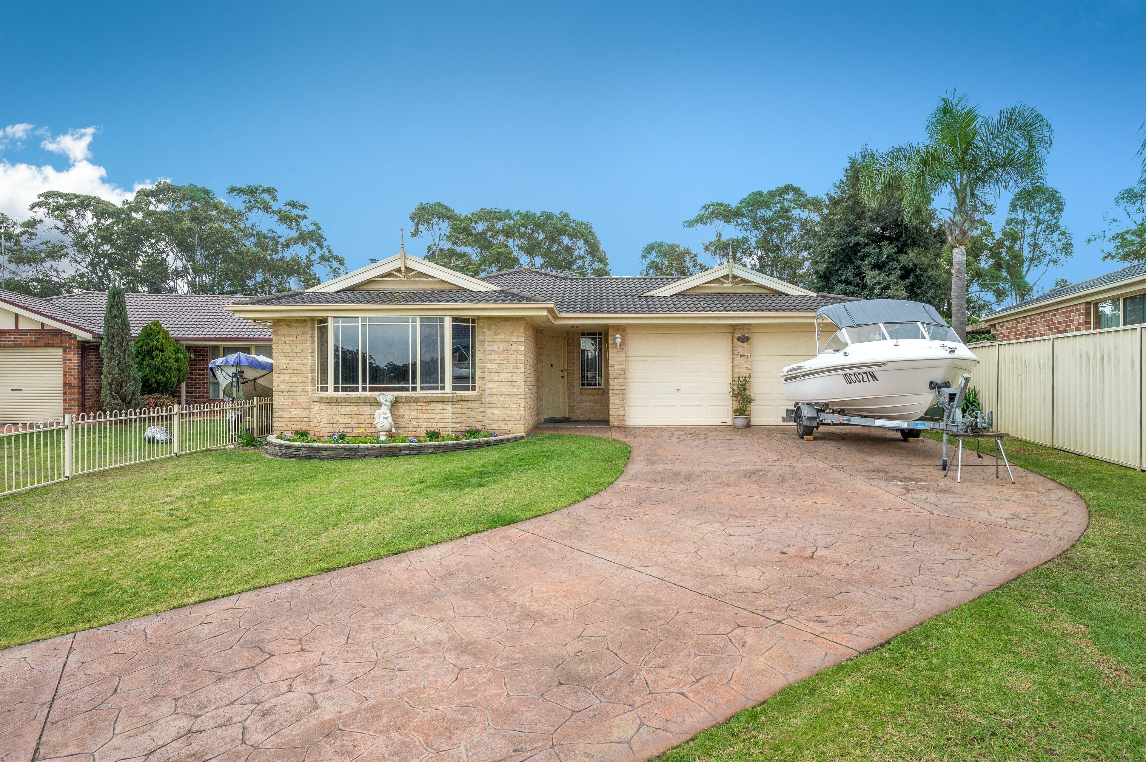 25 Lavender Court, St Helens Park - Image 1