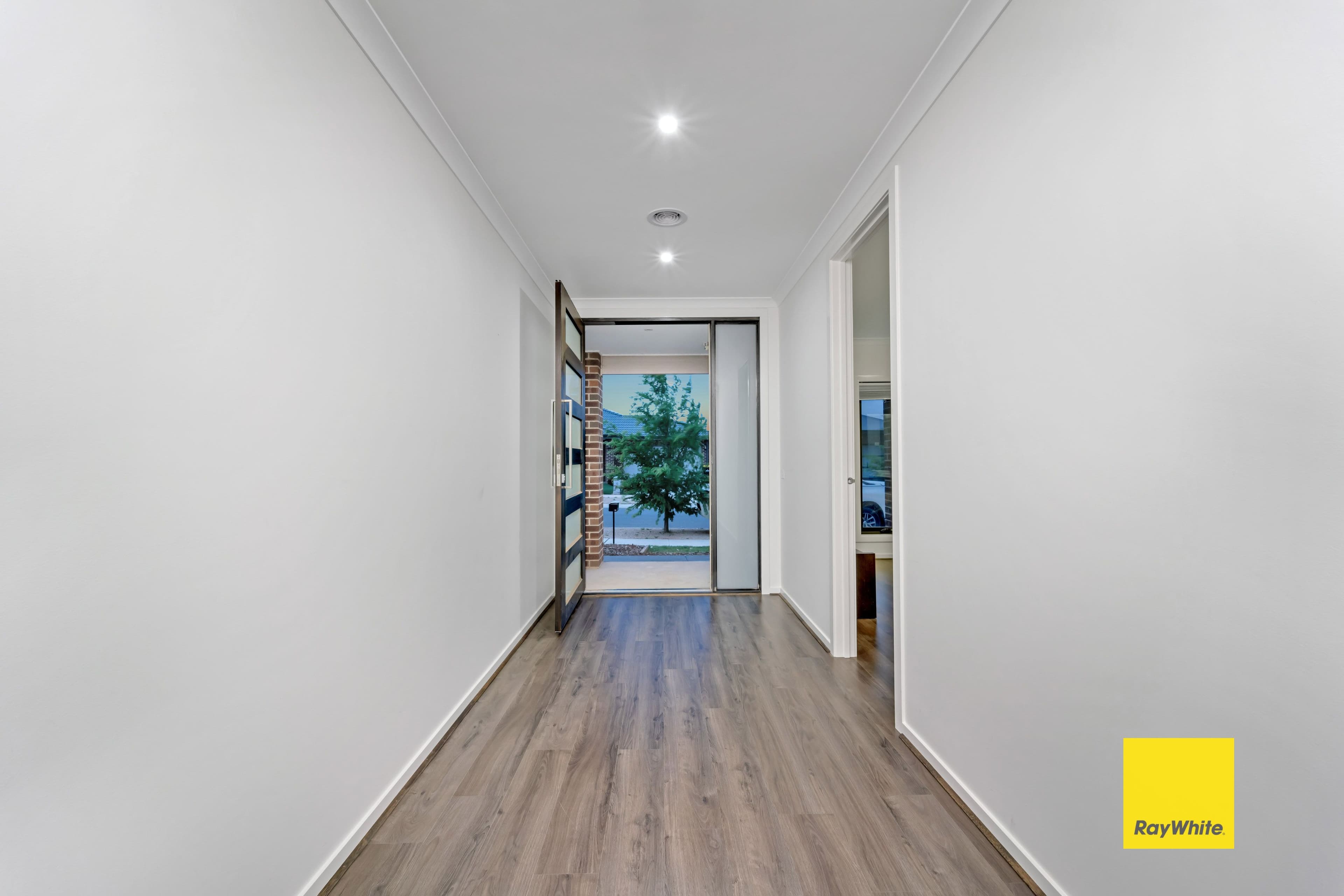 7 Infinity Drive, Fraser Rise VIC 3336, Fraser Rise - Thumbnail 3