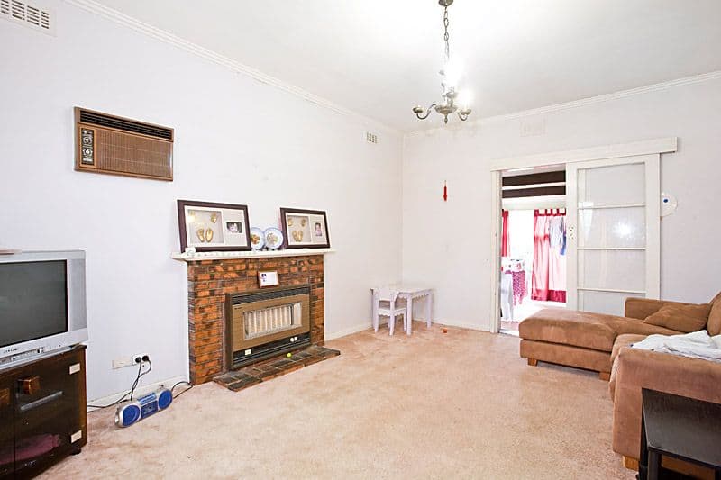 606 Waverley Road, GLEN WAVERLEY VIC 3150, Glen Waverley - Thumbnail 2