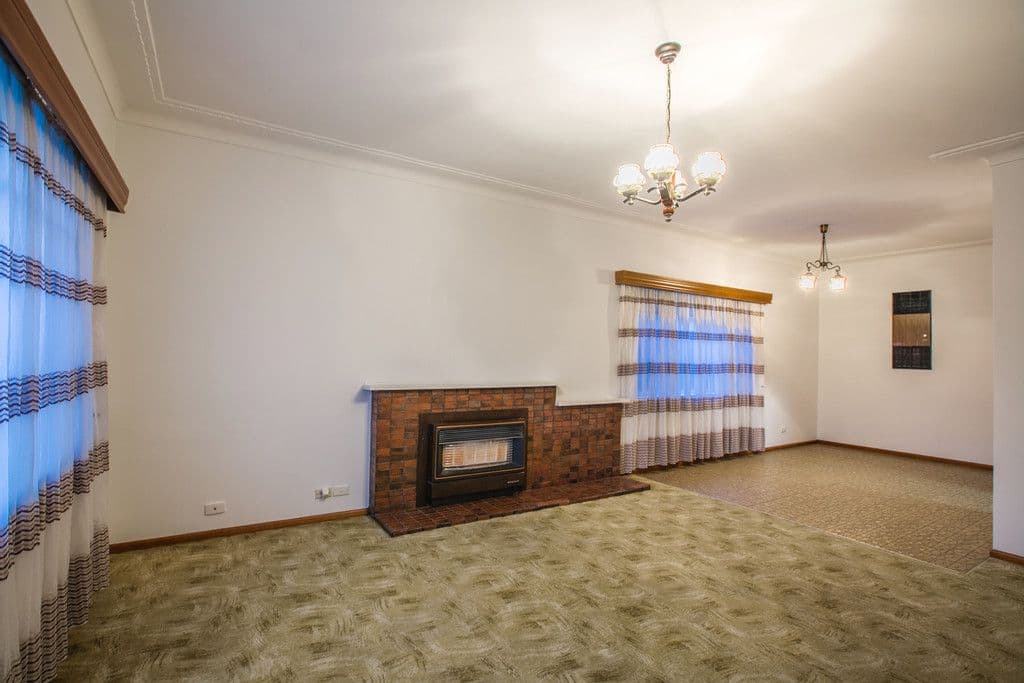 2A Locher Avenue, Reservoir VIC 3073, Reservoir - Thumbnail 2