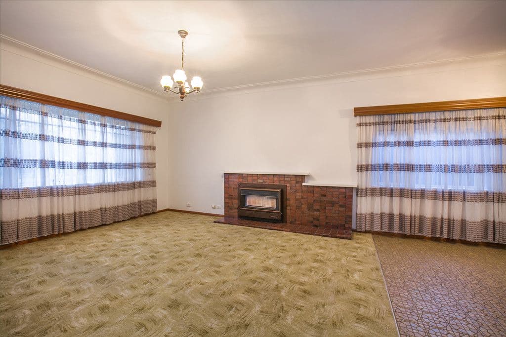 2A Locher Avenue, Reservoir VIC 3073, Reservoir - Thumbnail 3