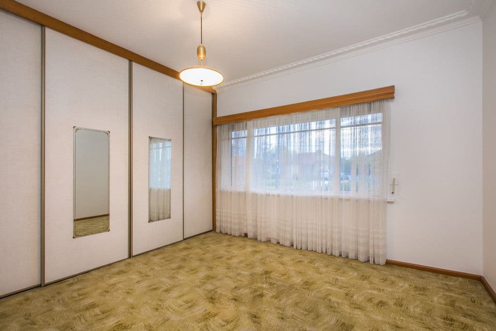 2A Locher Avenue, Reservoir VIC 3073, Reservoir - Thumbnail 6