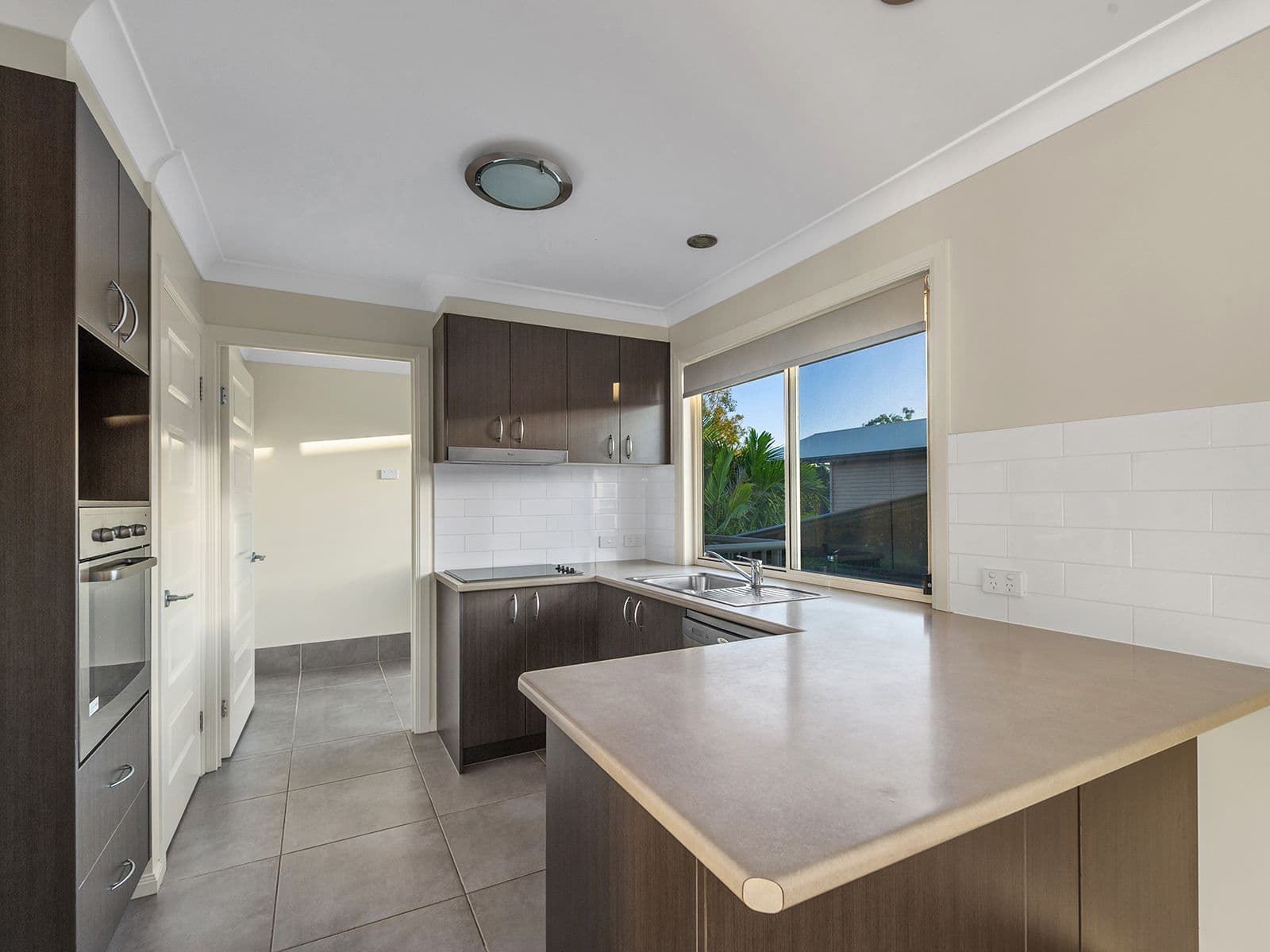 42 Lancelot Street, Tennyson QLD 4105, Tennyson - Thumbnail 3