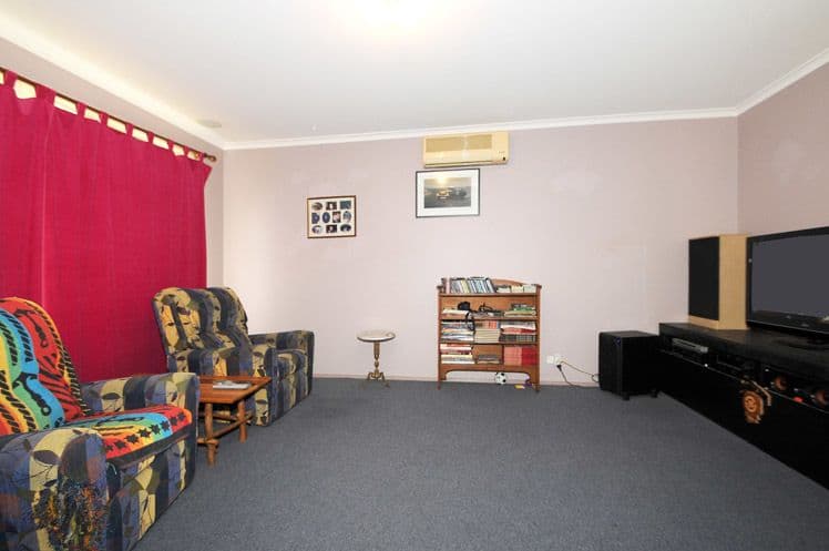 10 Burdett Street, Frankston North VIC 3200, Frankston North - Thumbnail 4