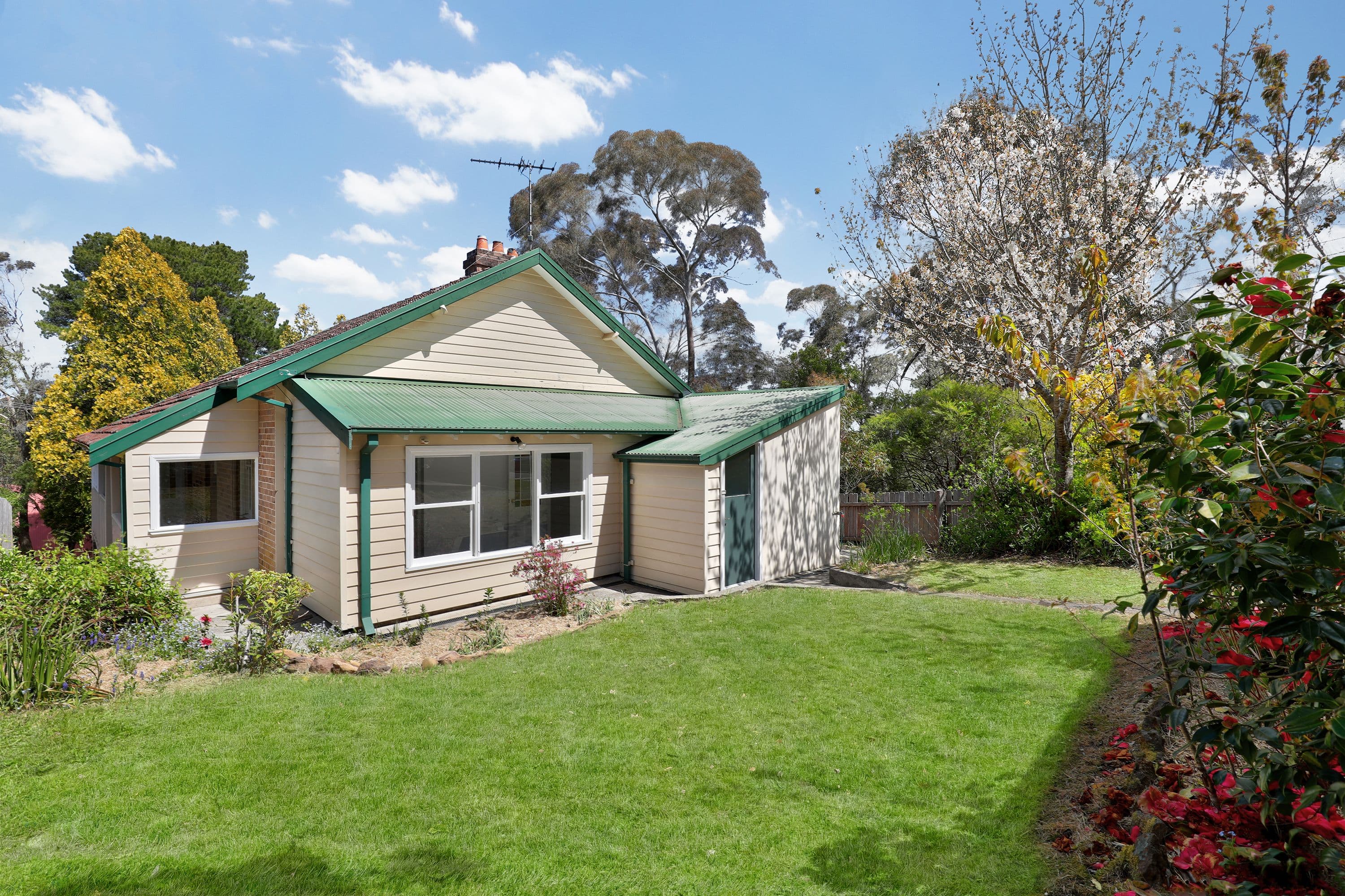 21 Thirroul Avenue, Blackheath NSW 2785, Blackheath - Thumbnail 6