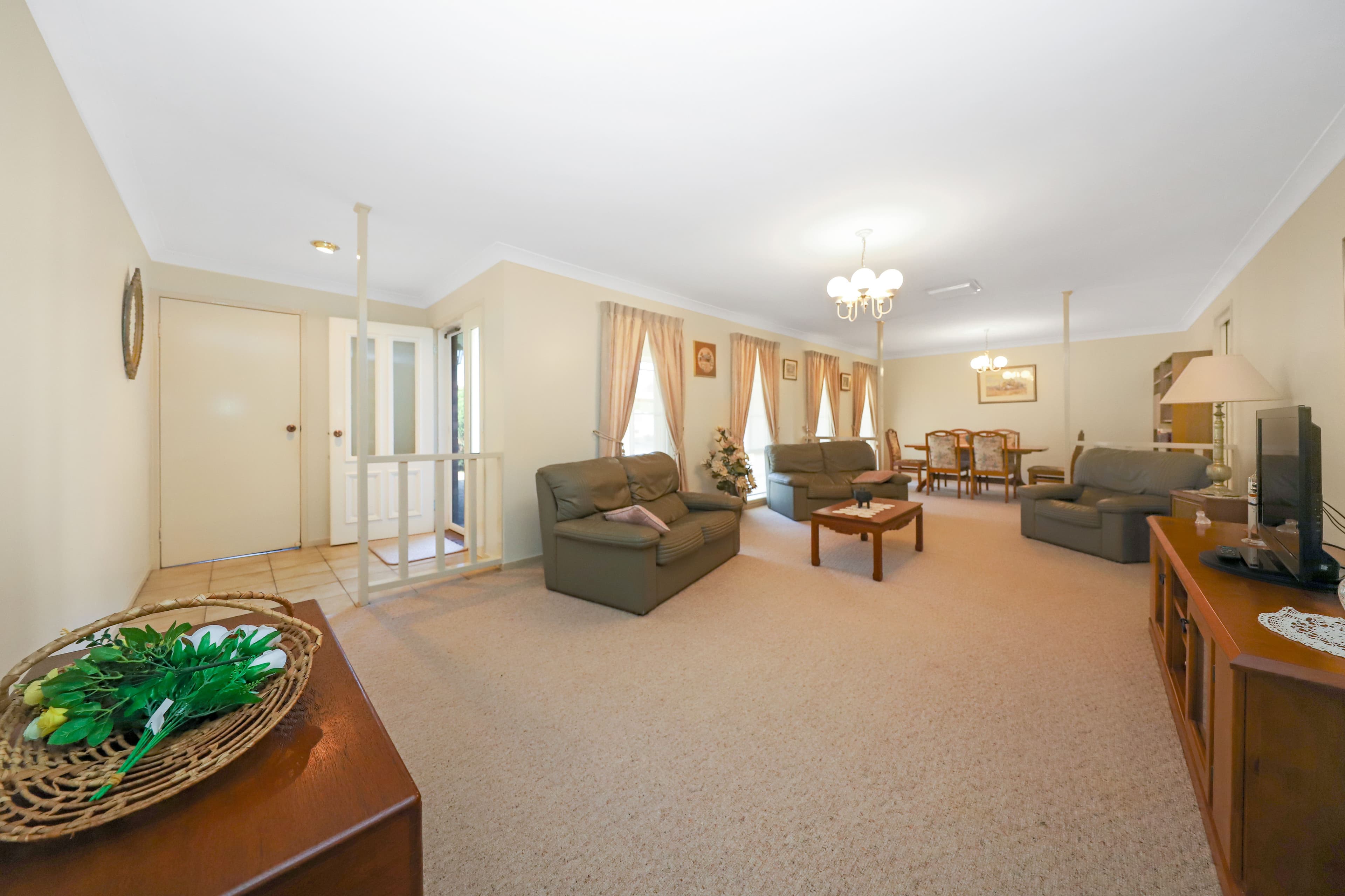 22 Wattle Crescent, Tumut NSW 2720, Tumut - Thumbnail 2