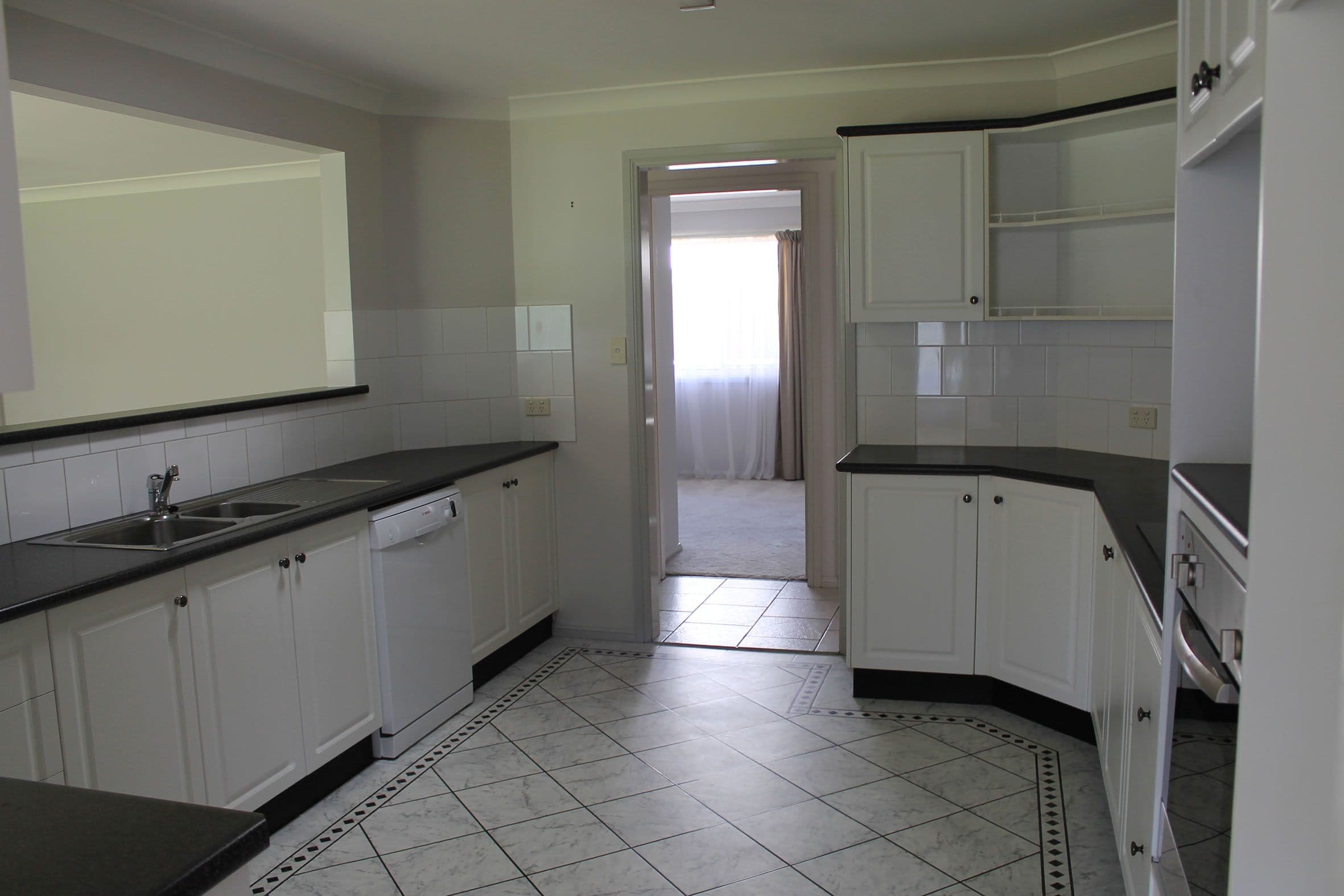 15 Dulhunty Avenue, DUBBO NSW 2830, Dubbo - Thumbnail 2