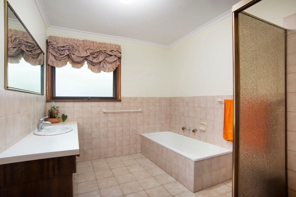 35 Huntingfield Drive, Doncaster East VIC 3109, Doncaster East - Thumbnail 6