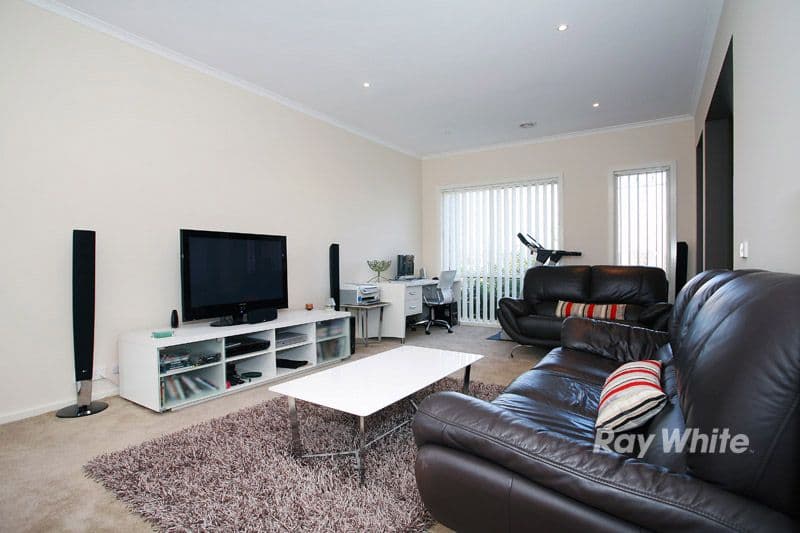 25 Boronia Avenue, CRANBOURNE VIC 3977, Cranbourne - Thumbnail 4