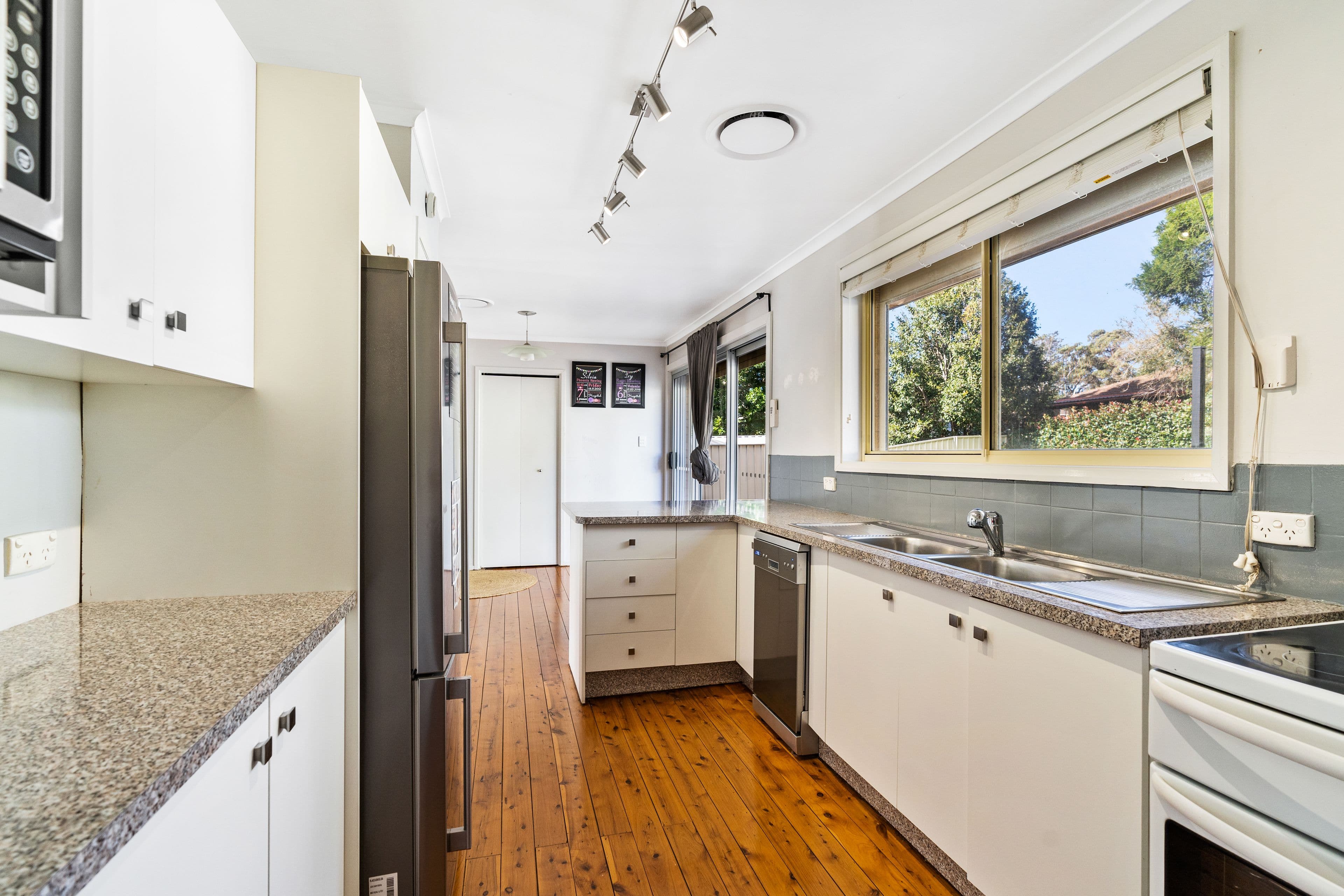 24 Elgata Crescent, Bradbury NSW 2560, Bradbury - Thumbnail 4