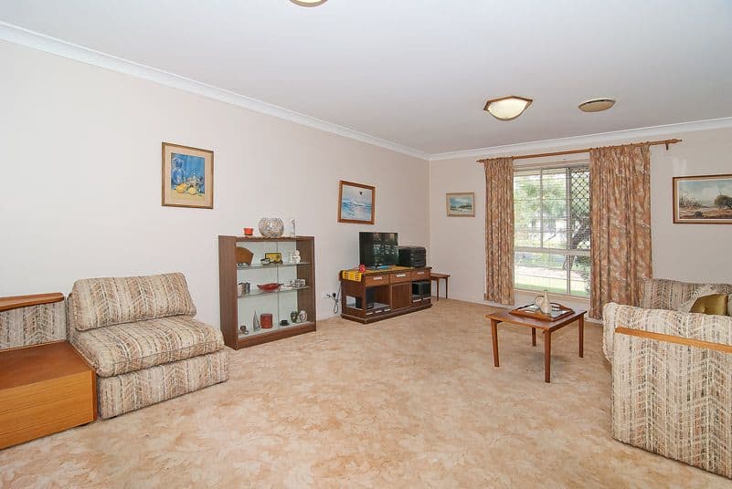 45 Poinsettia  Aveune, RUNAWAY BAY QLD 4216, Runaway Bay - Thumbnail 4