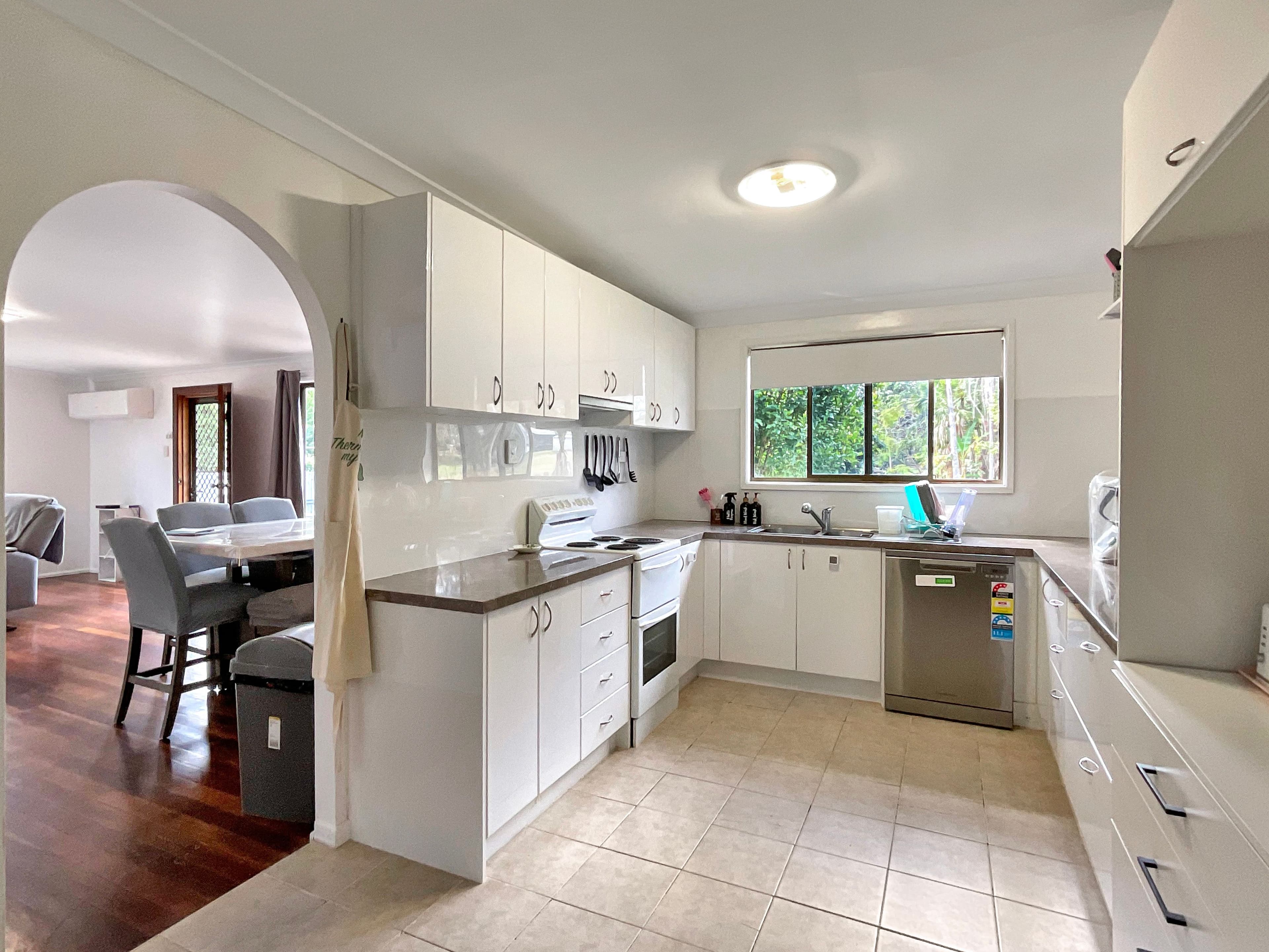 10 Menzies Street, Miriam Vale QLD 4677, Miriam Vale - Thumbnail 2