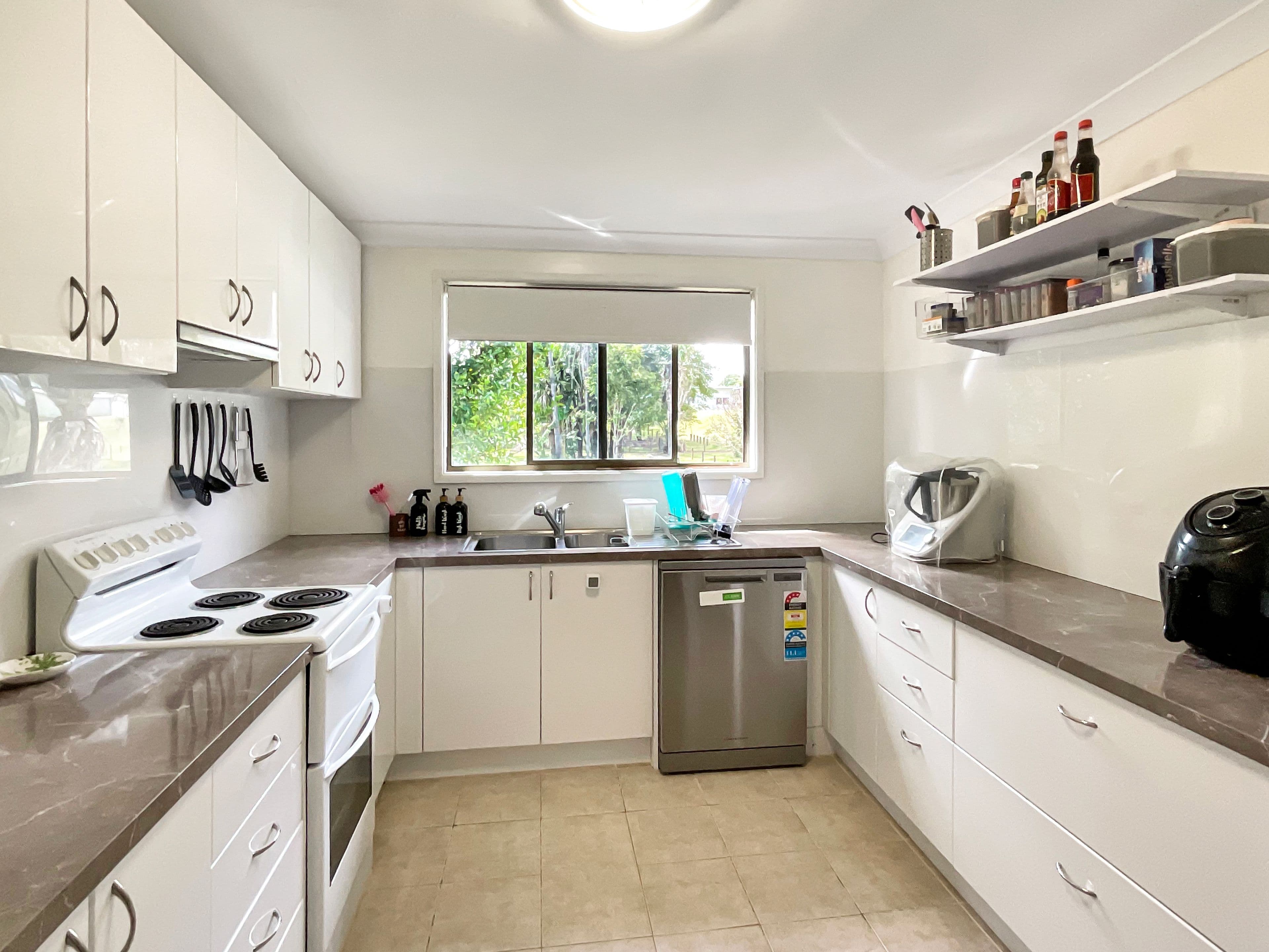 10 Menzies Street, Miriam Vale QLD 4677, Miriam Vale - Thumbnail 5