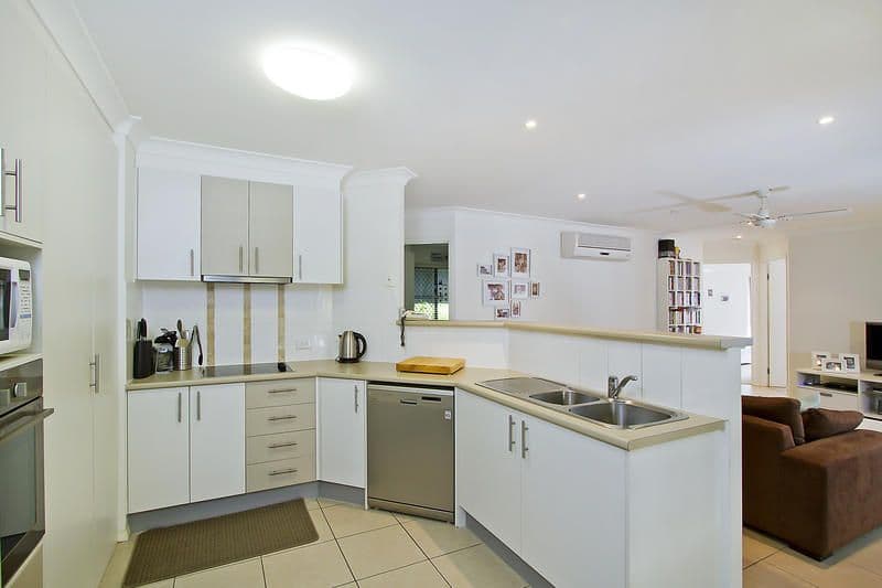 9 Beaumont Crescent, PACIFIC PINES QLD 4211, Pacific Pines - Thumbnail 4