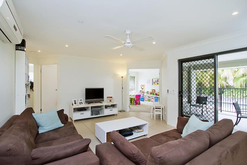 9 Beaumont Crescent, PACIFIC PINES QLD 4211, Pacific Pines - Thumbnail 6