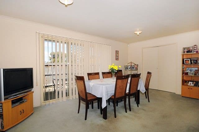 81 Greenwood Drive, CARRUM DOWNS VIC 3201, Carrum Downs - Thumbnail 5