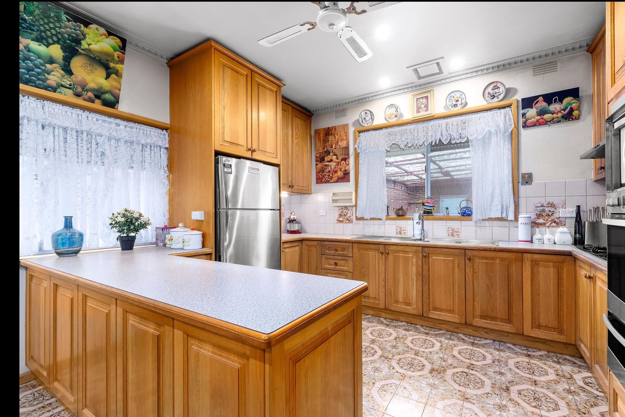 8 Derrick Street, Kew VIC 3101, Kew - Thumbnail 3