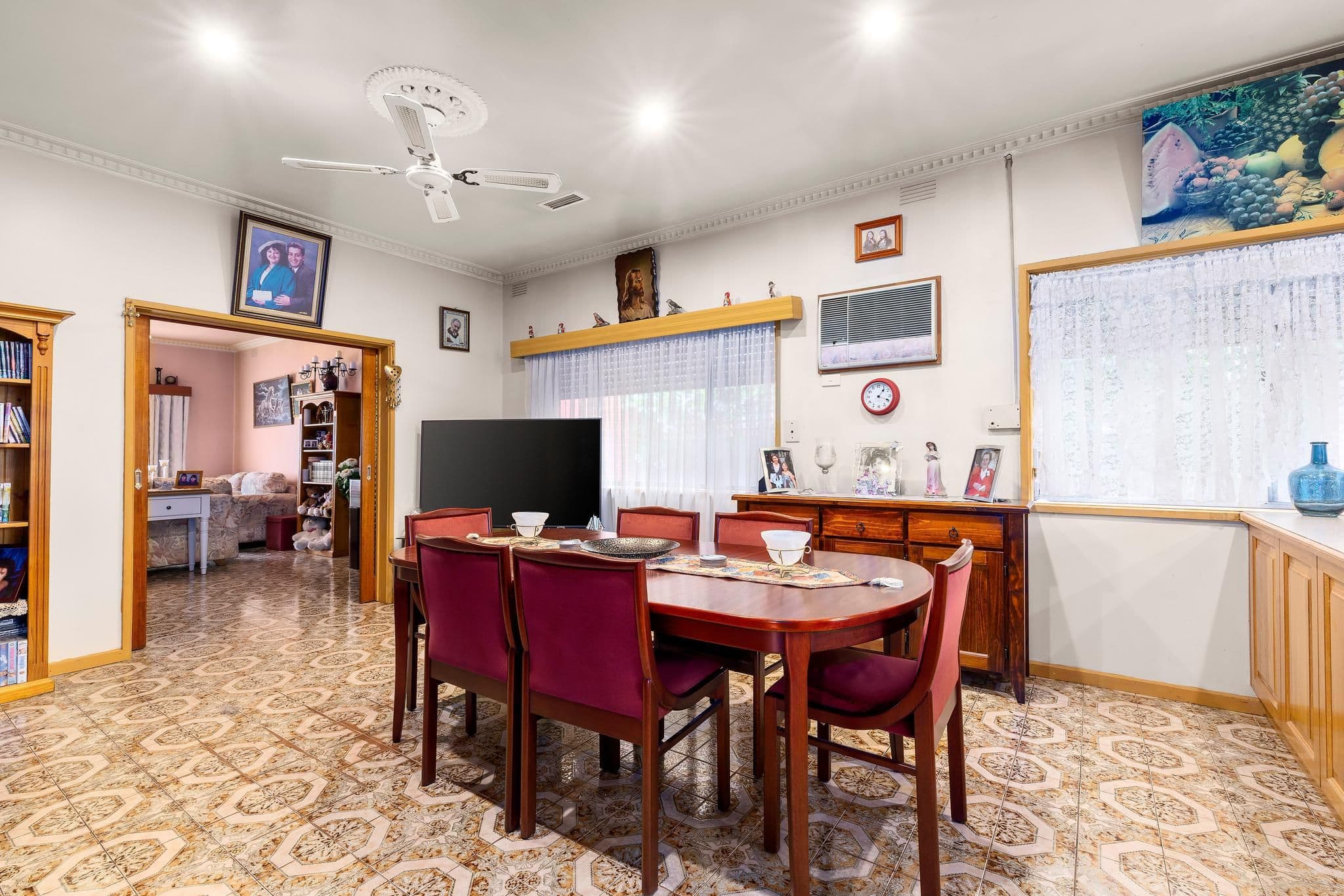 8 Derrick Street, Kew VIC 3101, Kew - Thumbnail 4