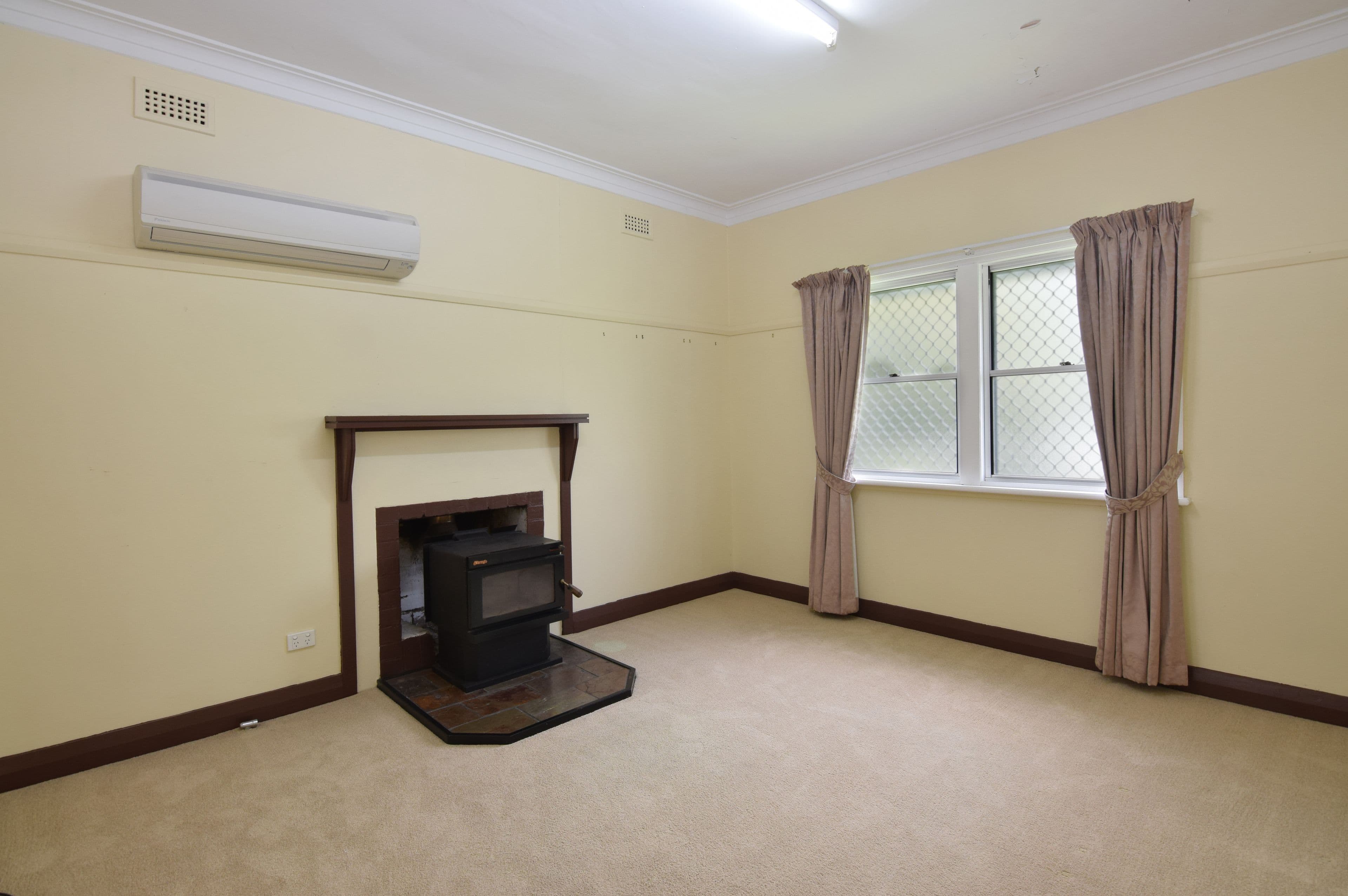 56 Molesworth Street, Tenterfield NSW 2372, Tenterfield - Thumbnail 4