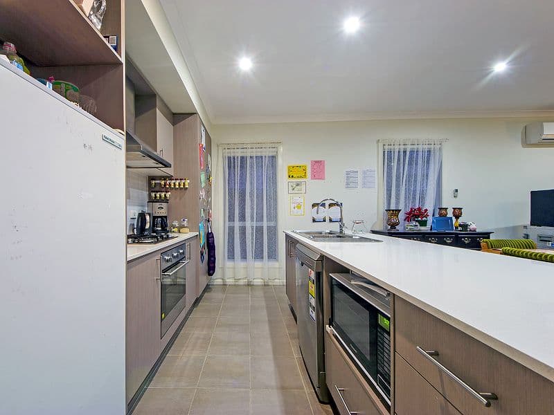 33 Laurence Way, TARNEIT VIC 3029, Tarneit - Thumbnail 4