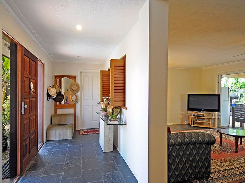 24 Boongala Road, BROADBEACH WATERS QLD 4218, Broadbeach Waters - Thumbnail 6