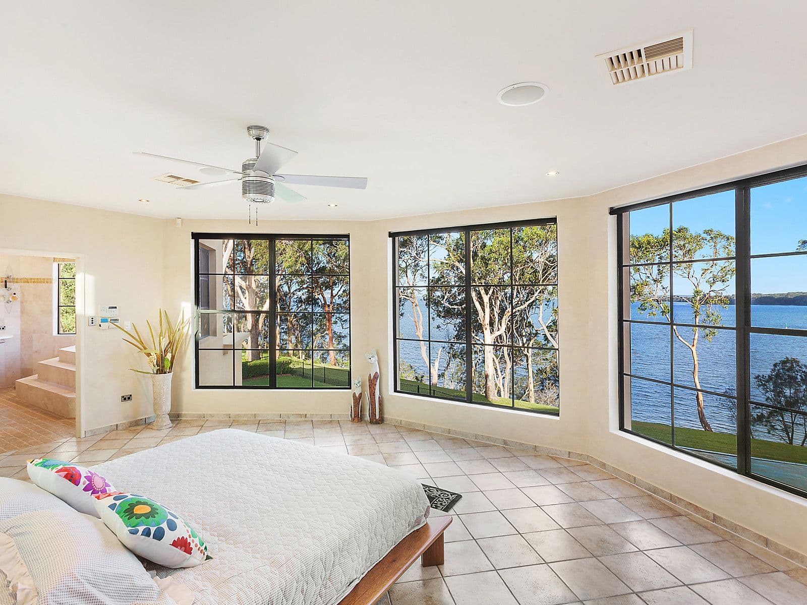 141 Parmelia Drive, Taylors Lakes - Thumbnail 2