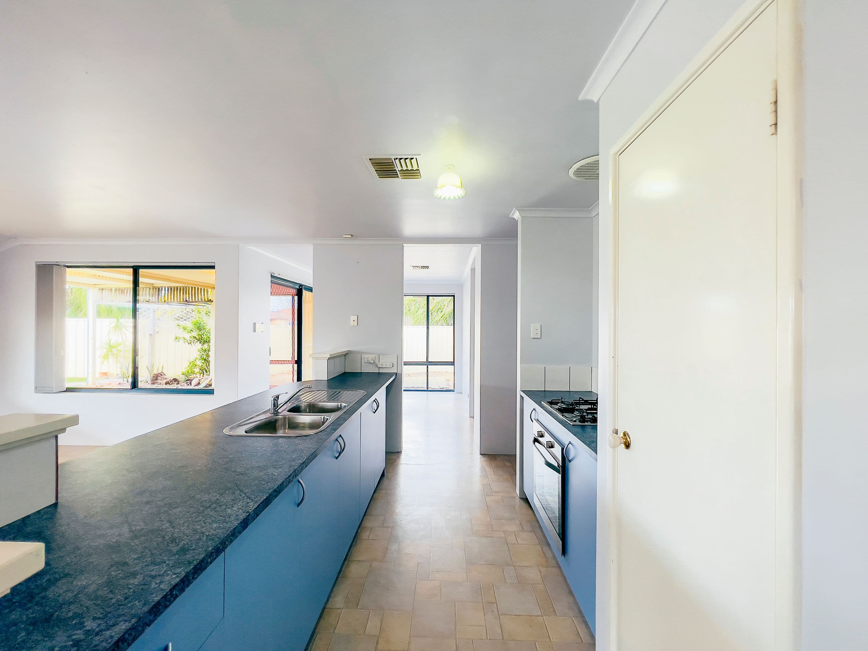 26 Teraglin Way, Warnbro WA 6169, Warnbro - Thumbnail 4