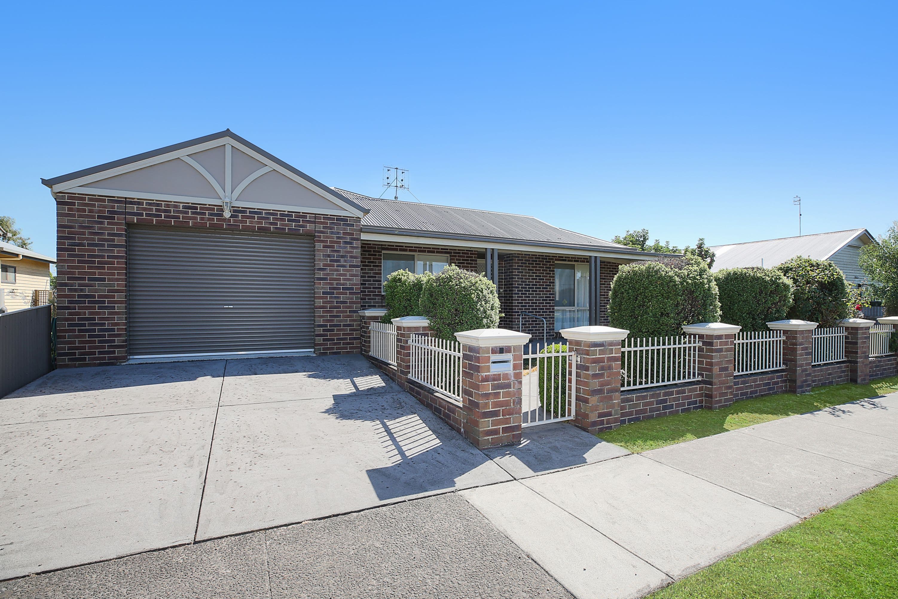 24 Parrott Street, Cobden VIC 3266, Cobden - Thumbnail 2