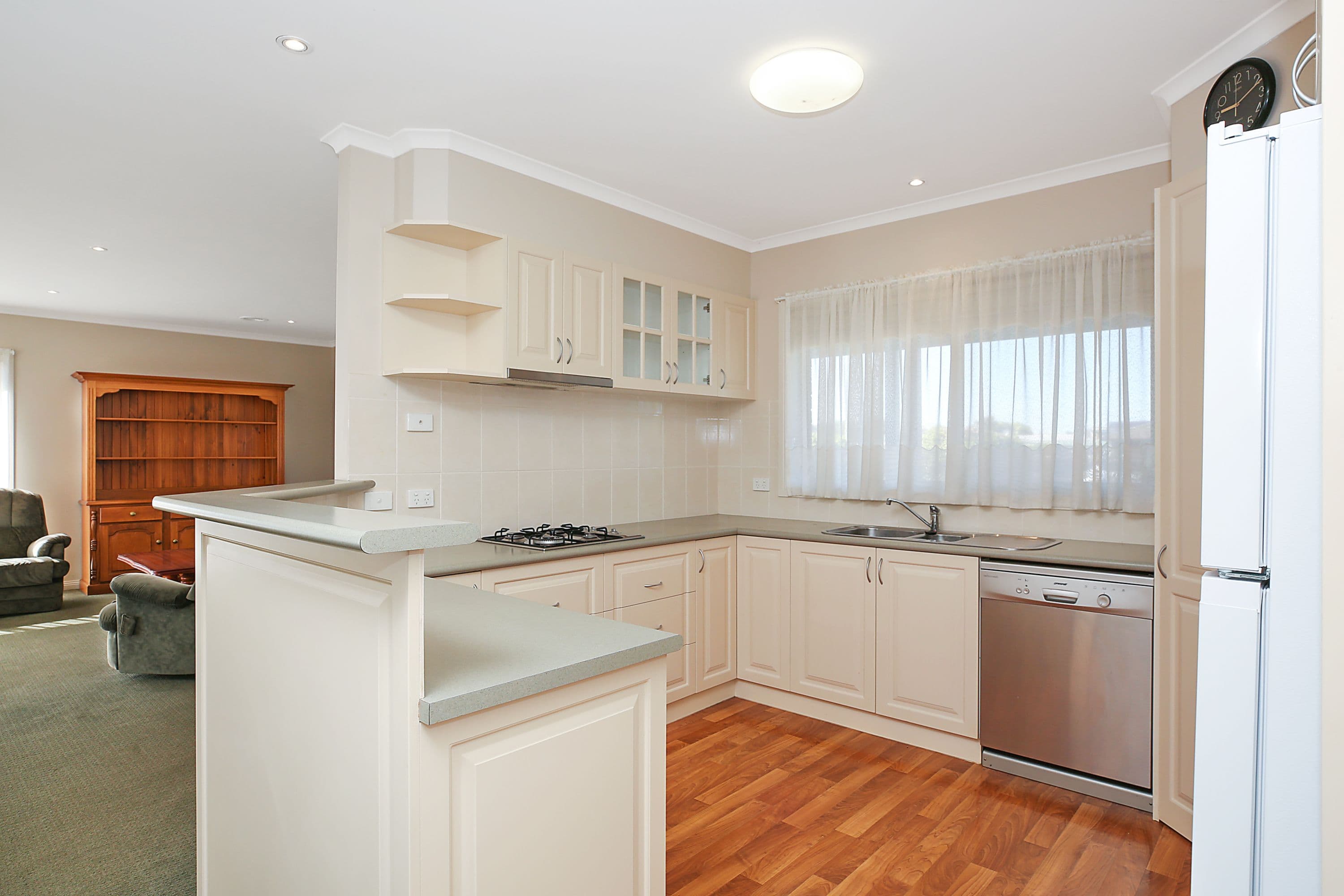 24 Parrott Street, Cobden VIC 3266, Cobden - Thumbnail 6