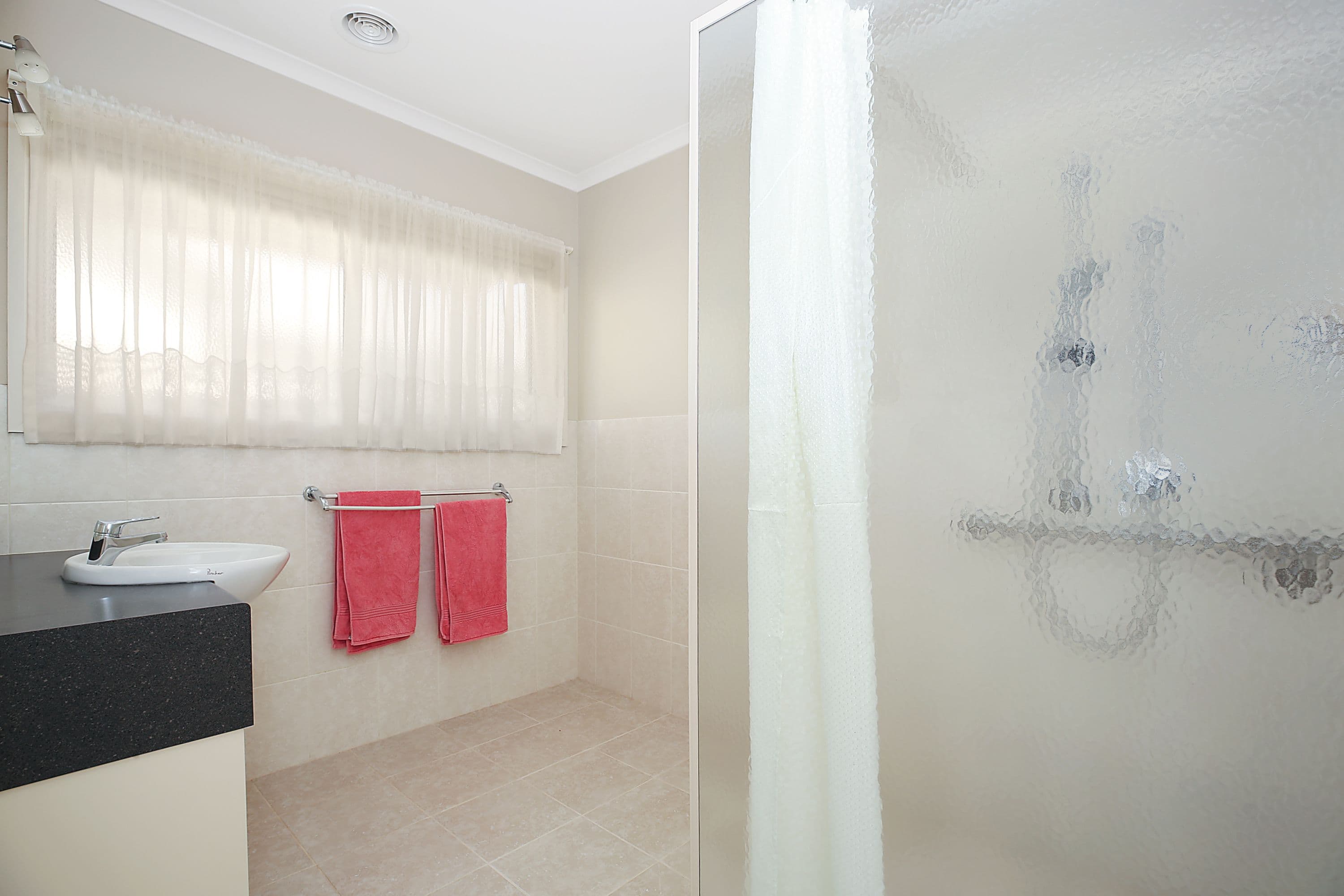24 Parrott Street, Cobden VIC 3266, Cobden - Thumbnail 8