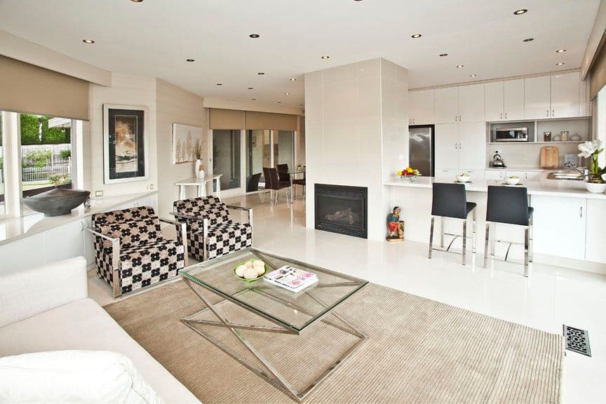 4 Stirling Crescent, GLEN WAVERLEY VIC 3150, Glen Waverley - Thumbnail 2