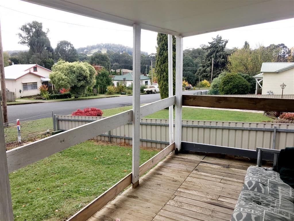 7 Batlow Avenue, Batlow NSW 2730, Batlow - Thumbnail 2
