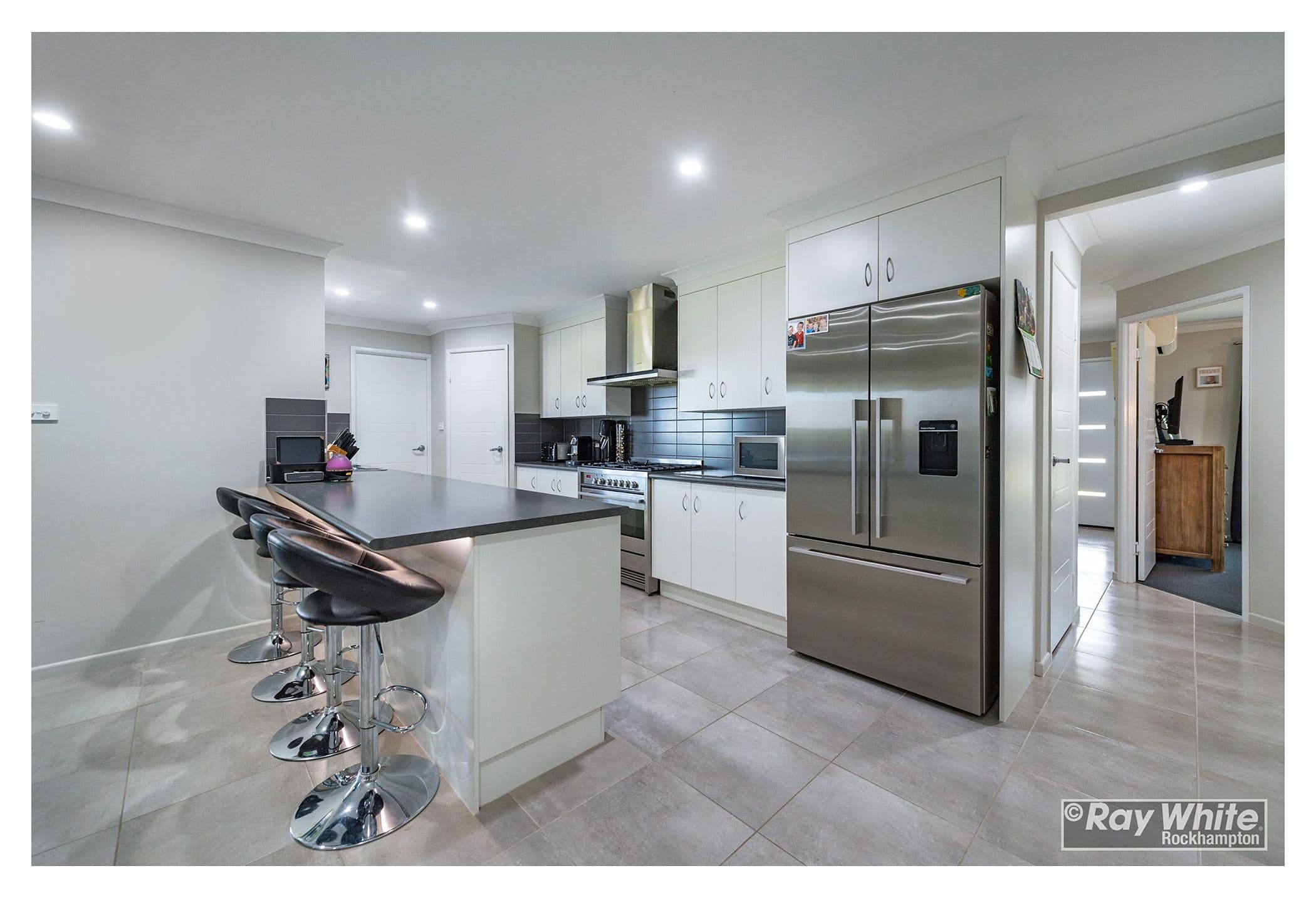 6 Peregrin Court, Parkhurst QLD 4702, Parkhurst - Thumbnail 2