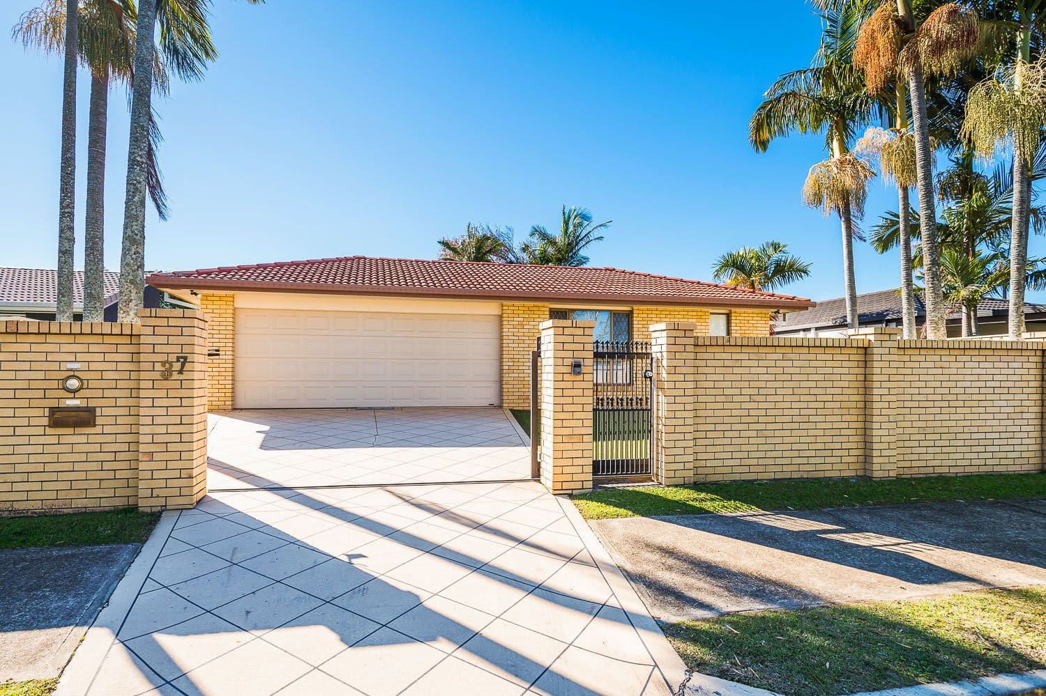 37 Matthew Flinders Drive, Hollywell QLD 4216, Hollywell - Image 1