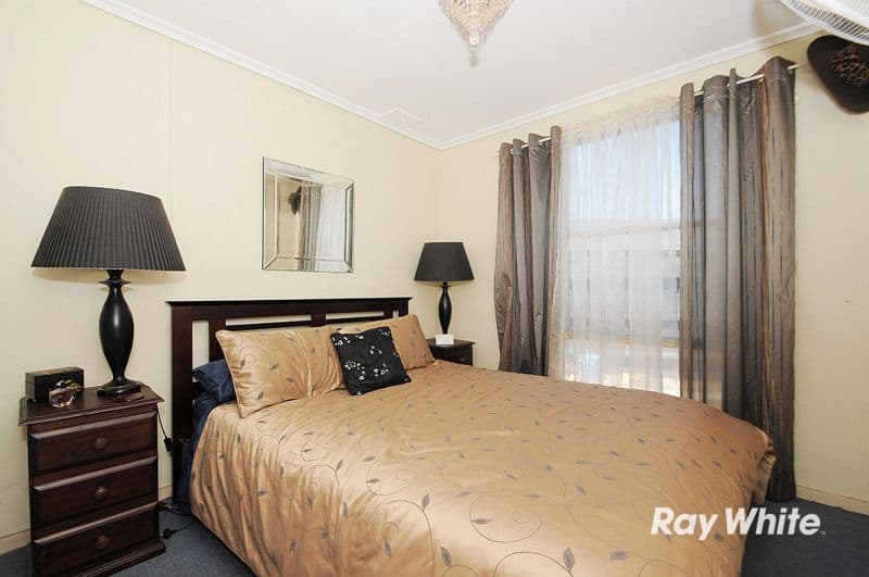 36 Valepark Crescent, CRANBOURNE VIC 3977, Cranbourne - Thumbnail 2