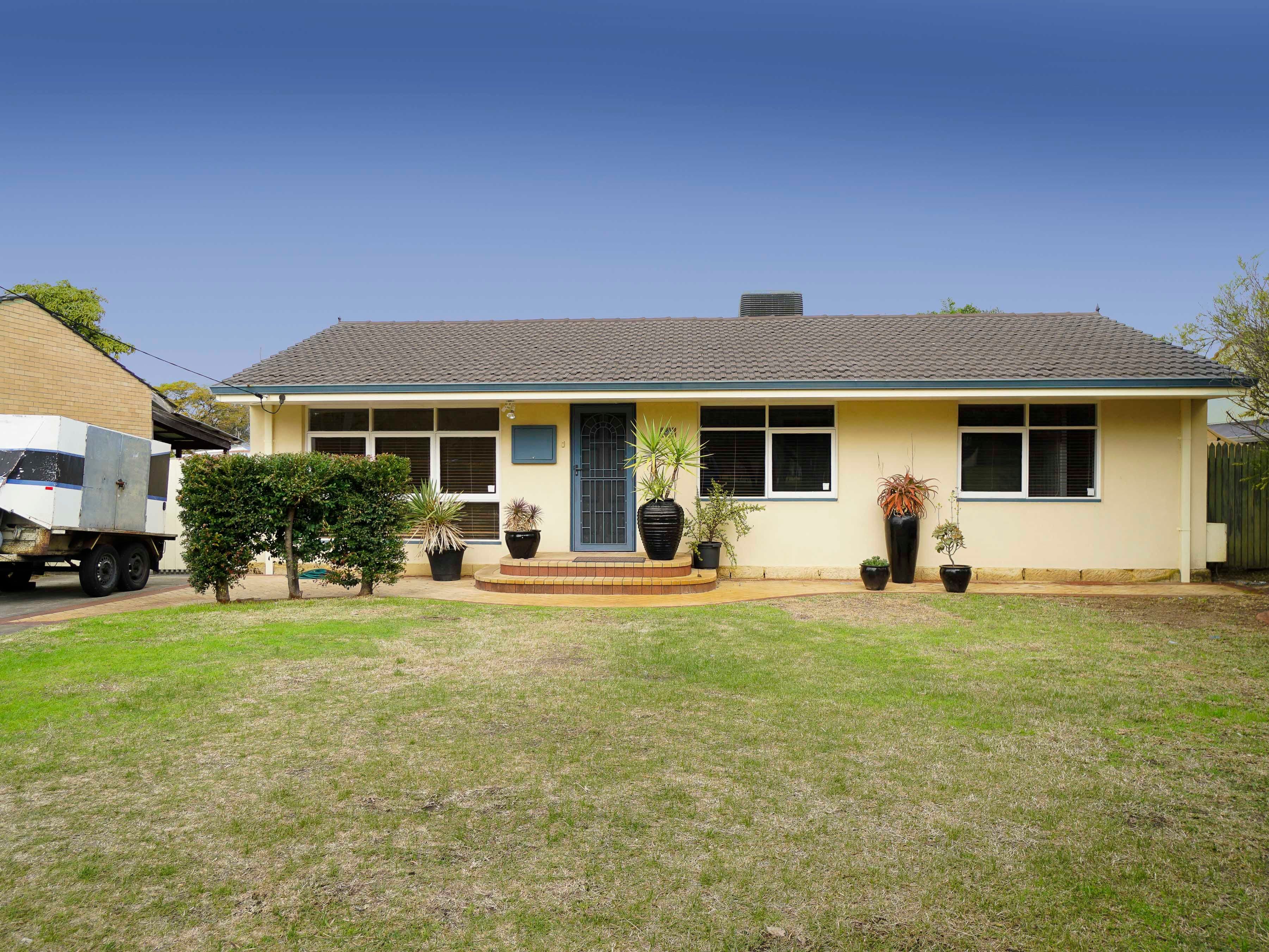 356 Robinson Avenue, Cloverdale WA 6105, Cloverdale - Image 1