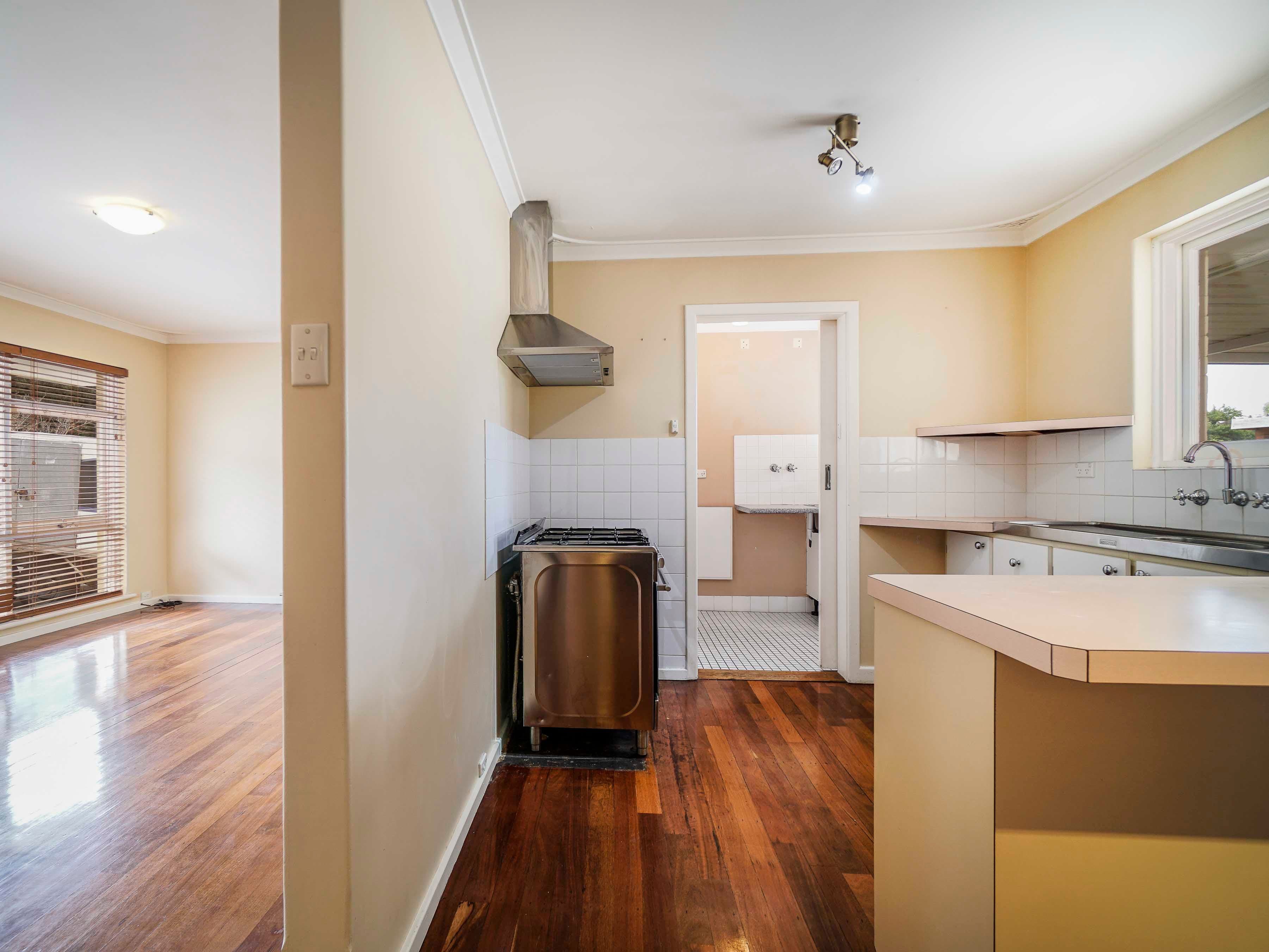 356 Robinson Avenue, Cloverdale WA 6105, Cloverdale - Thumbnail 5