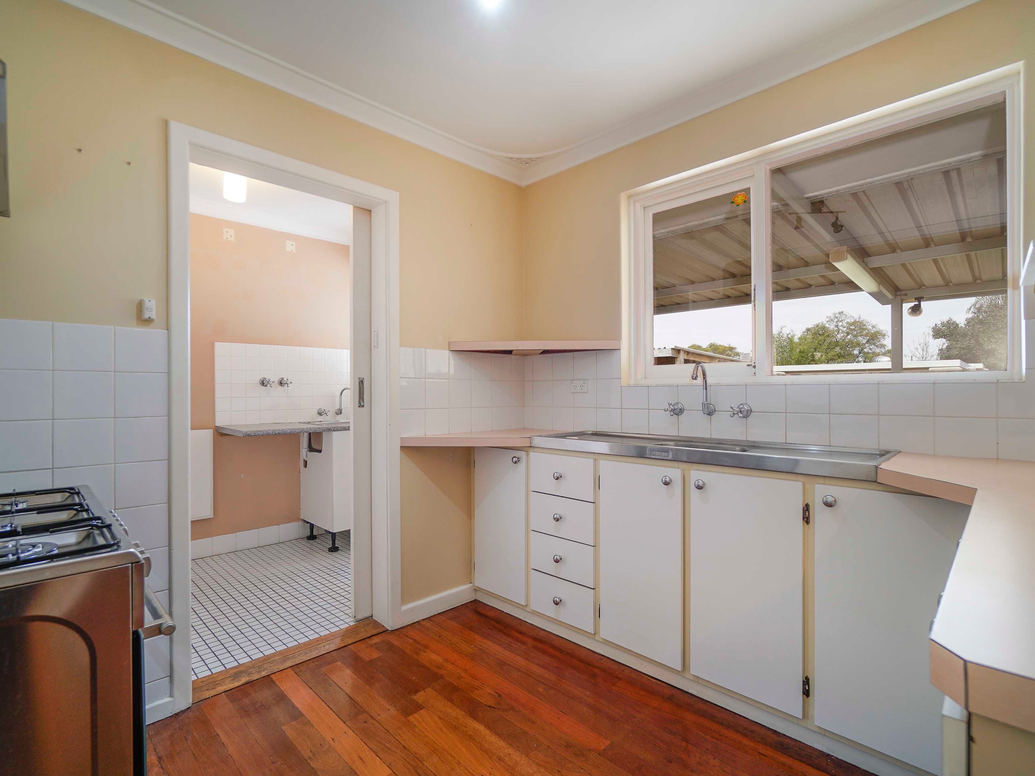 356 Robinson Avenue, Cloverdale WA 6105, Cloverdale - Thumbnail 6
