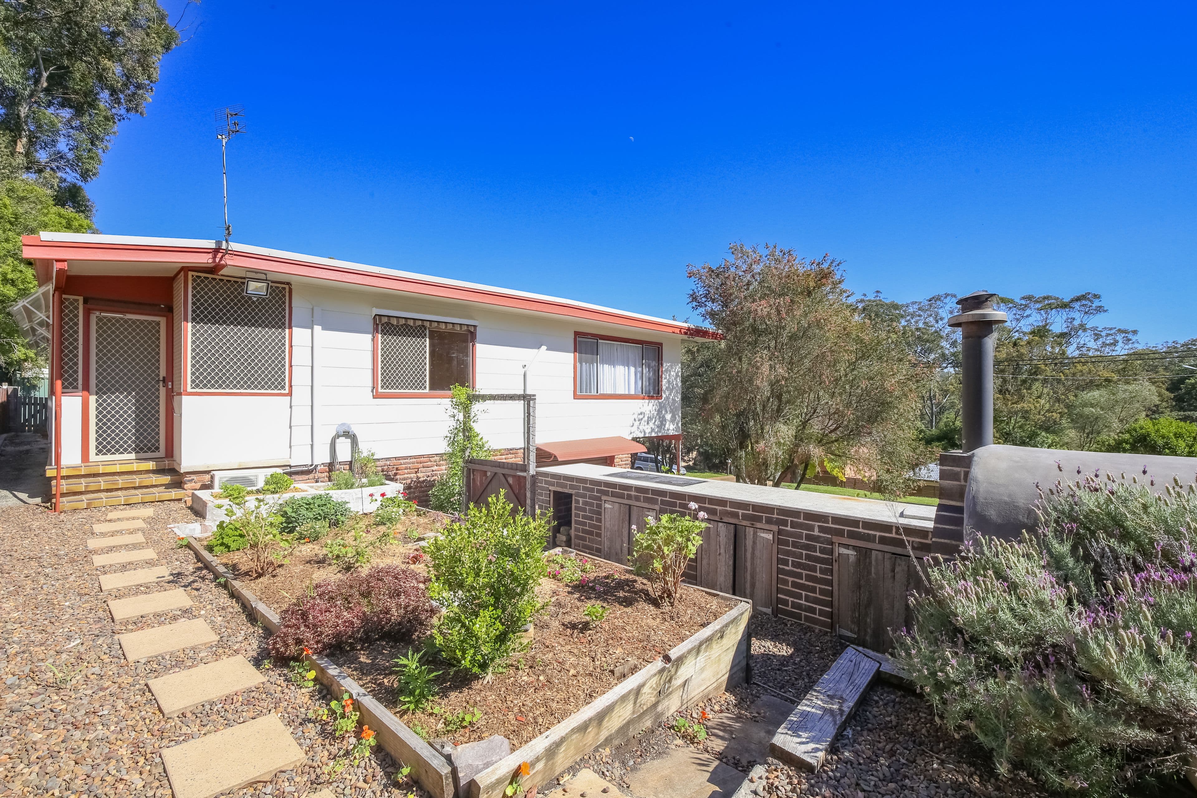 6 Warilda Street, Saratoga - Image 1