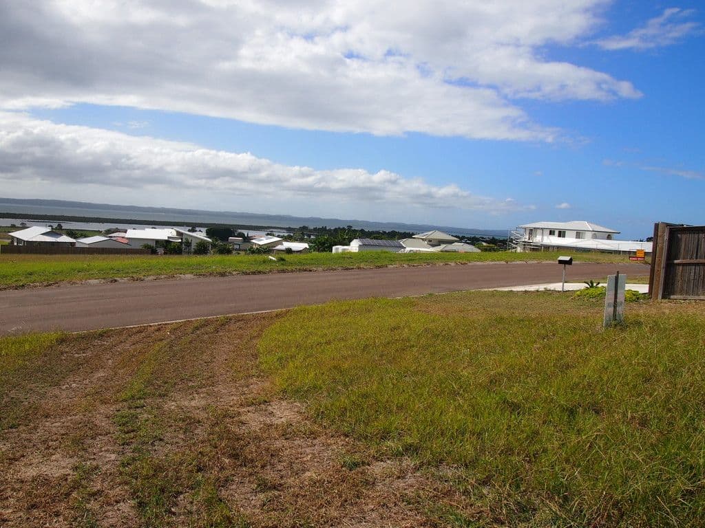 6 Windjammer Circuit, River Heads QLD 4655, River Heads - Thumbnail 4