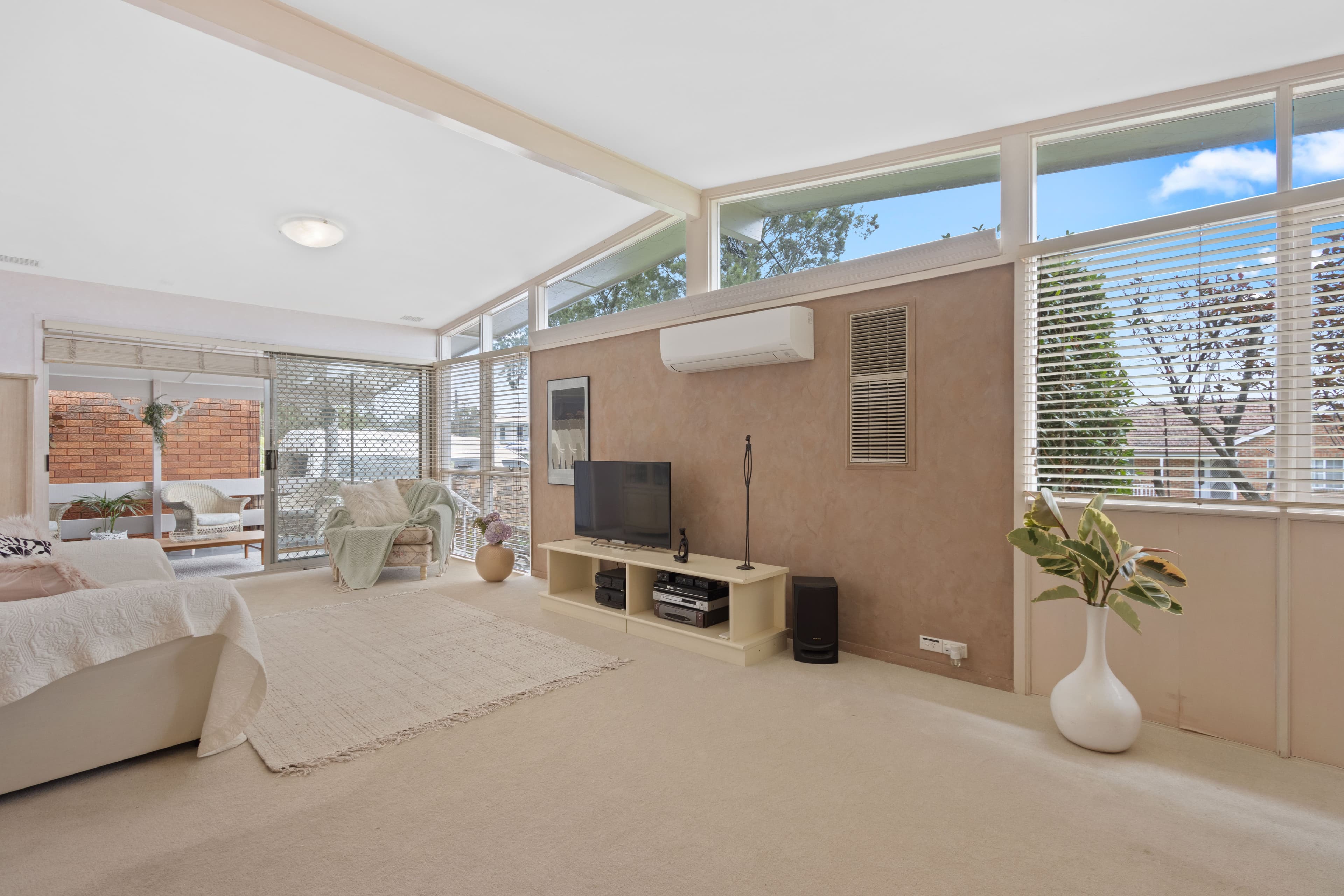 6 Jinatong Street, Miranda NSW 2228, Miranda - Thumbnail 2