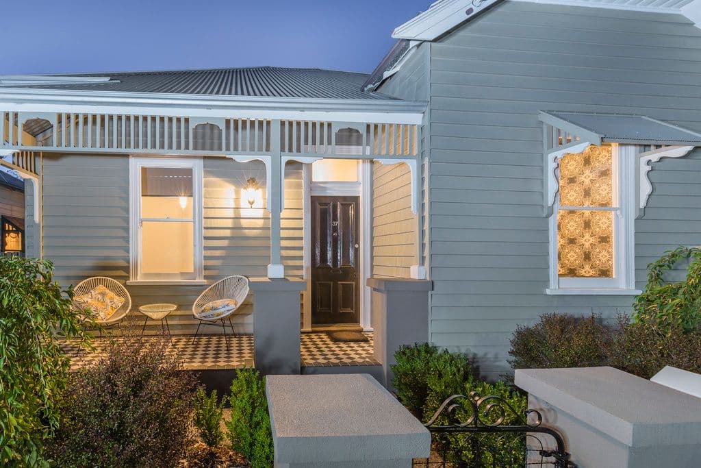 37 Coquette Street, Geelong West VIC 3218, Geelong West - Thumbnail 2